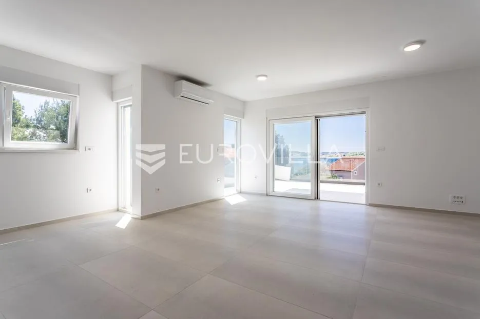 srima, trosoban penthouse na vrhunskoj lokaciji s pogledom na more - slika 7