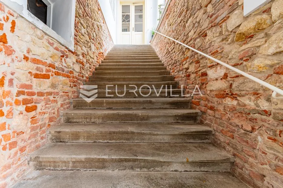 varaždin, centar, barokni dvoetažni stan 231 m² - slika 16