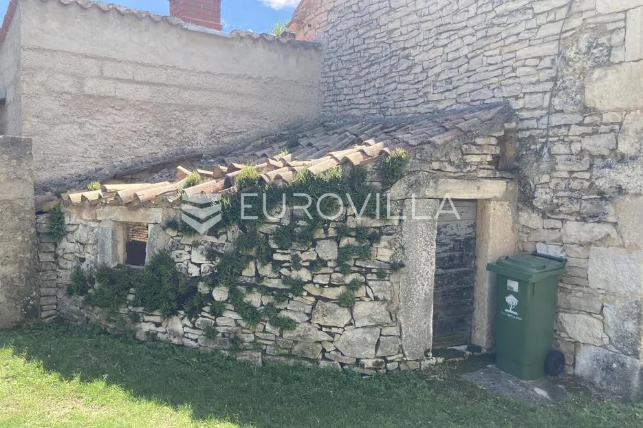 istra, šajini, kamena kuća sa šternom 166m2 za adaptaciju - slika 12