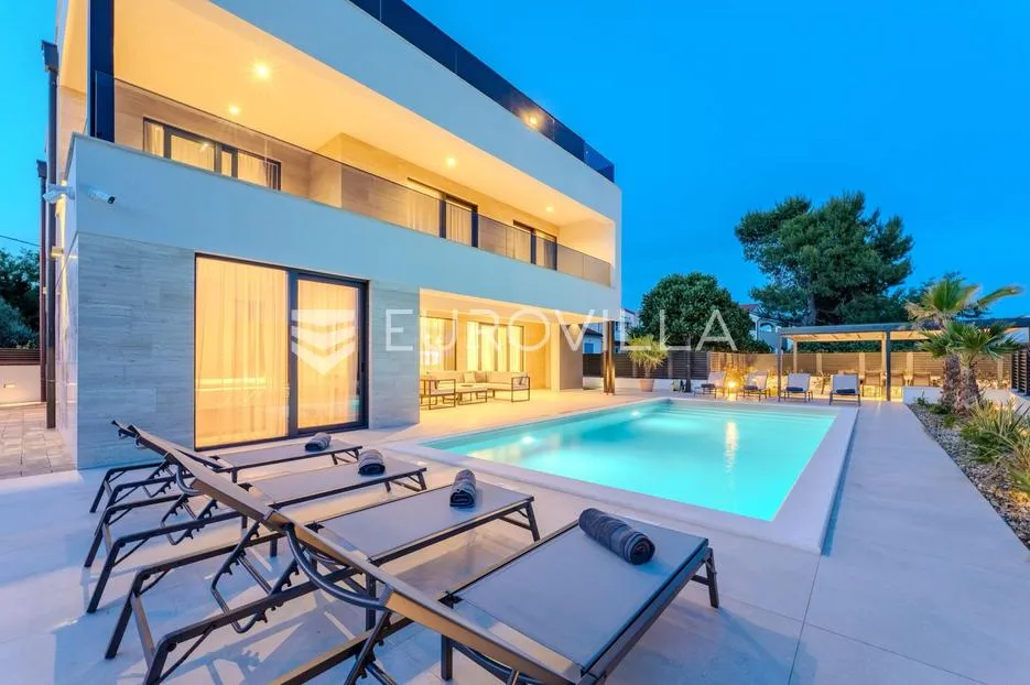 zadar, privlaka, ekskluzivna moderna vila s bazenom i wellness zonom - slika 36