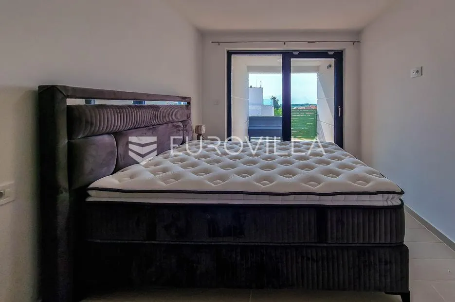 novigrad, stan 500 m od mora, parking, s7 - slika 5