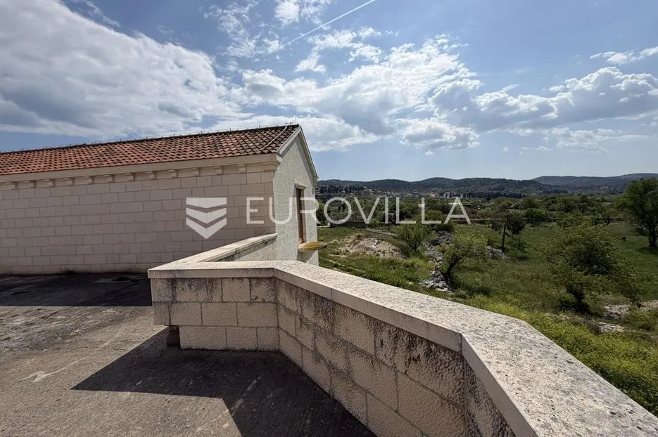 brač, nerežišća, kamena vila na prostranom imanju od 28.122 m² - slika 17