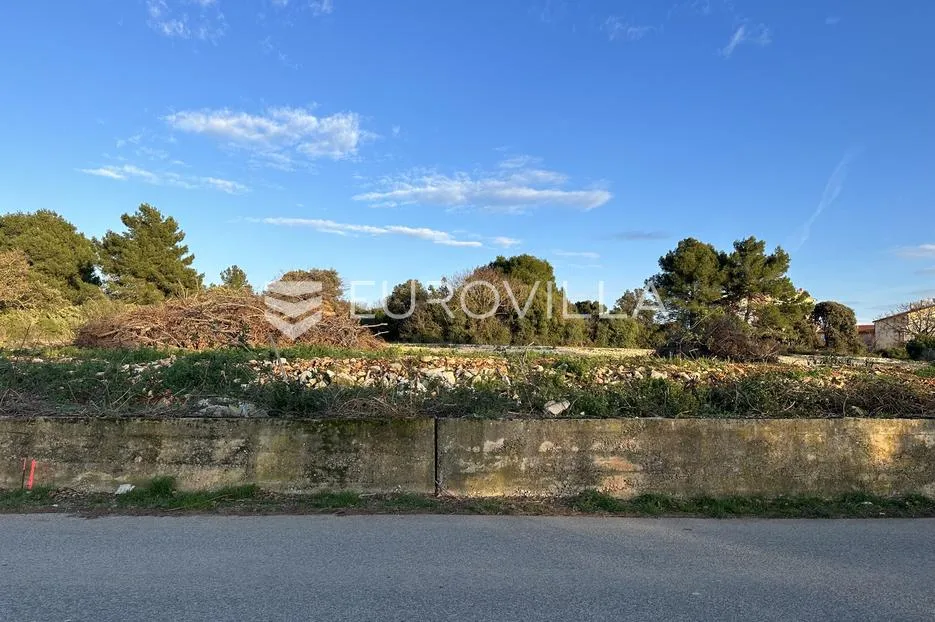 istra, ližnjan, veliko građevinsko zemljište 774 m2 za p+1 - slika 9