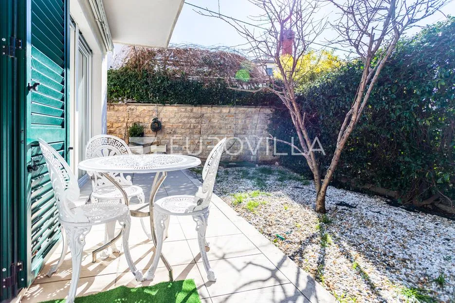 podstrana, kuća s četiri stambene jedinice u blizini mora, 340m2 - slika 18
