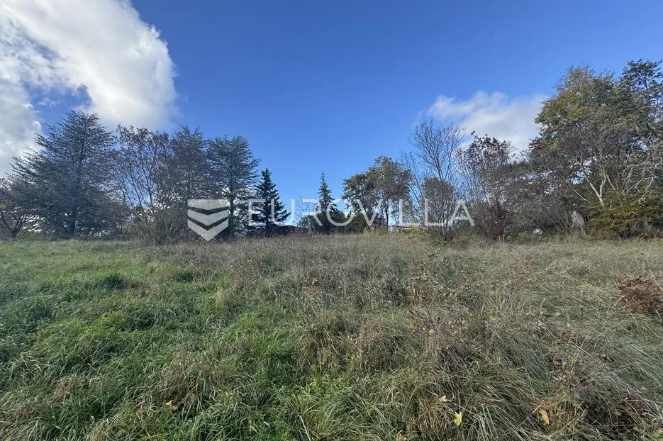 istra, heki, građevinsko zemljište 5999 m² u centru istre - slika 2