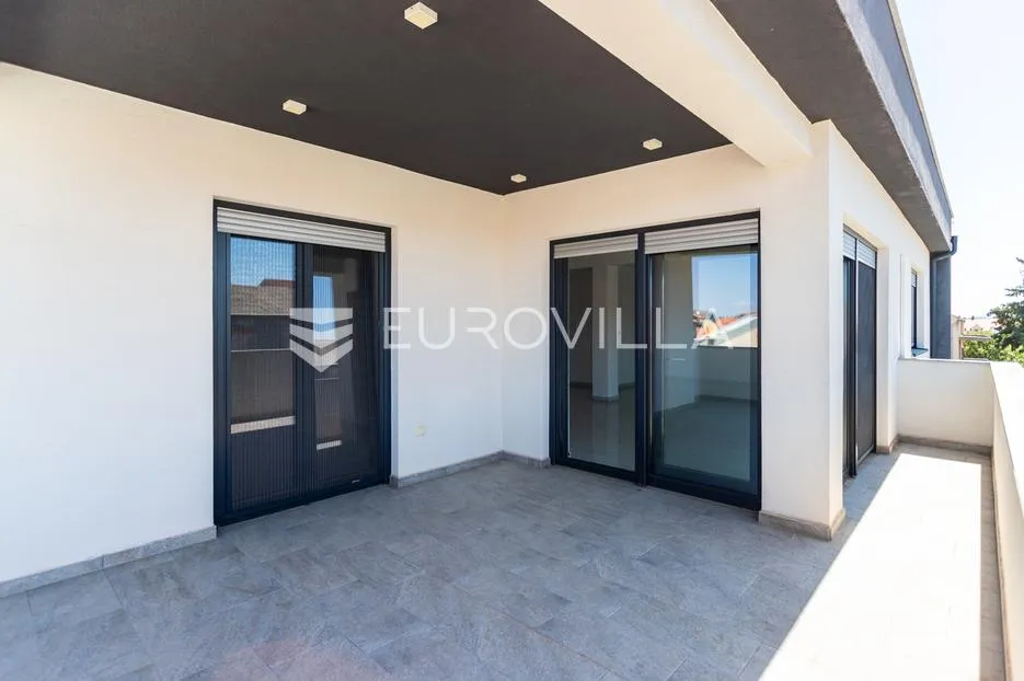 vodice, prostran penthouse s krovnom terasom, 168,79 m² - slika 14