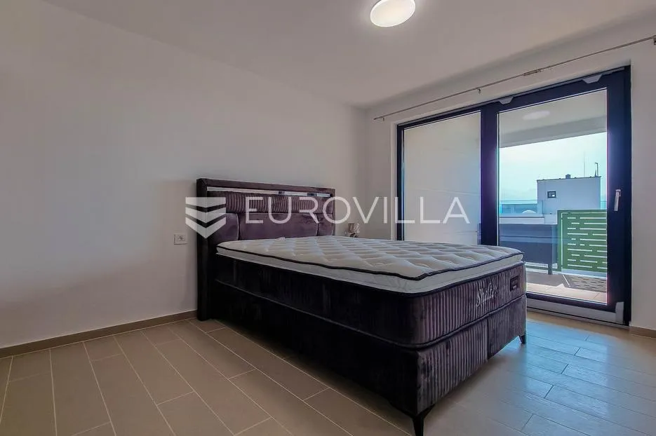 novigrad, stan 500 m od mora, parking, s7 - slika 4