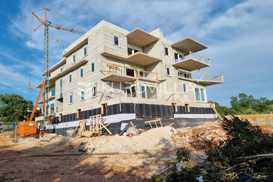 istra, umag, dvosoban stan na drugom katu 78,30 m², 400 m od mora - slika 8