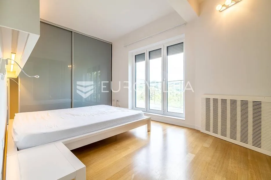 cmrok, prekrasan trosoban stan 110 m² - slika 2