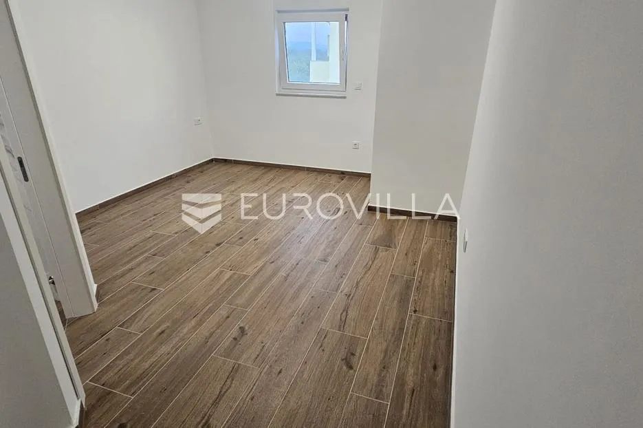 kastav, rešetari, četverosoban stan s garažom i loggiom u novogradnji - slika 8