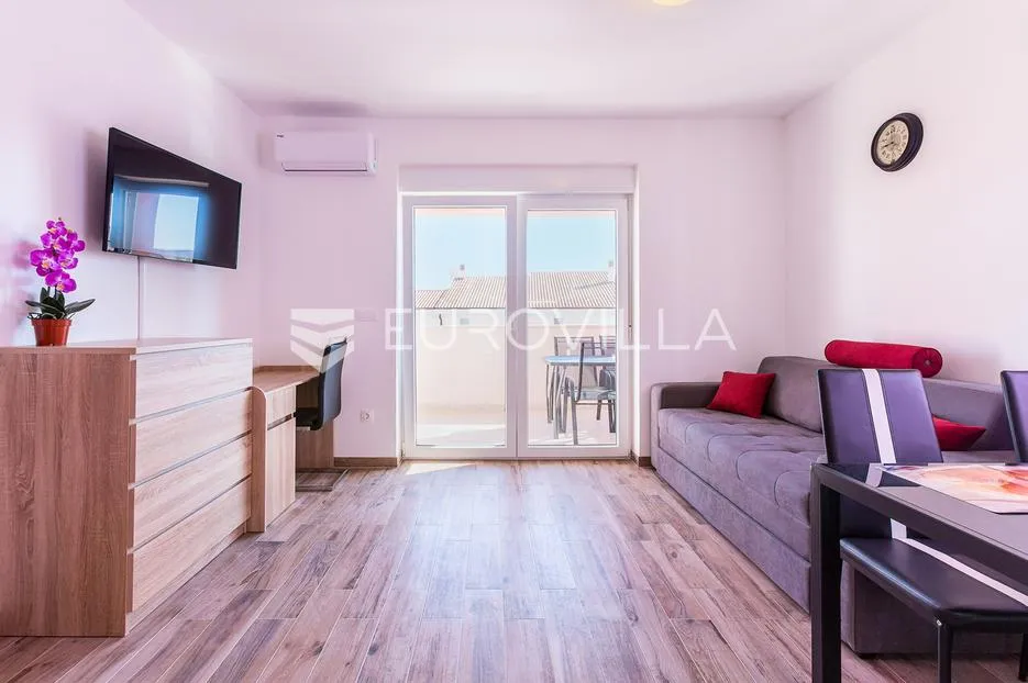 istra, medulin, velika samostojeća kuća sa 7 apartmana 100 m od mora - slika 52