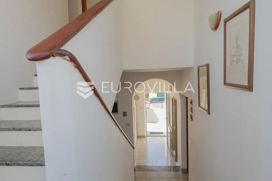 zadar, bokanjac, prostrana kuća površine 376 m² s velikim potencijalom - slika 55