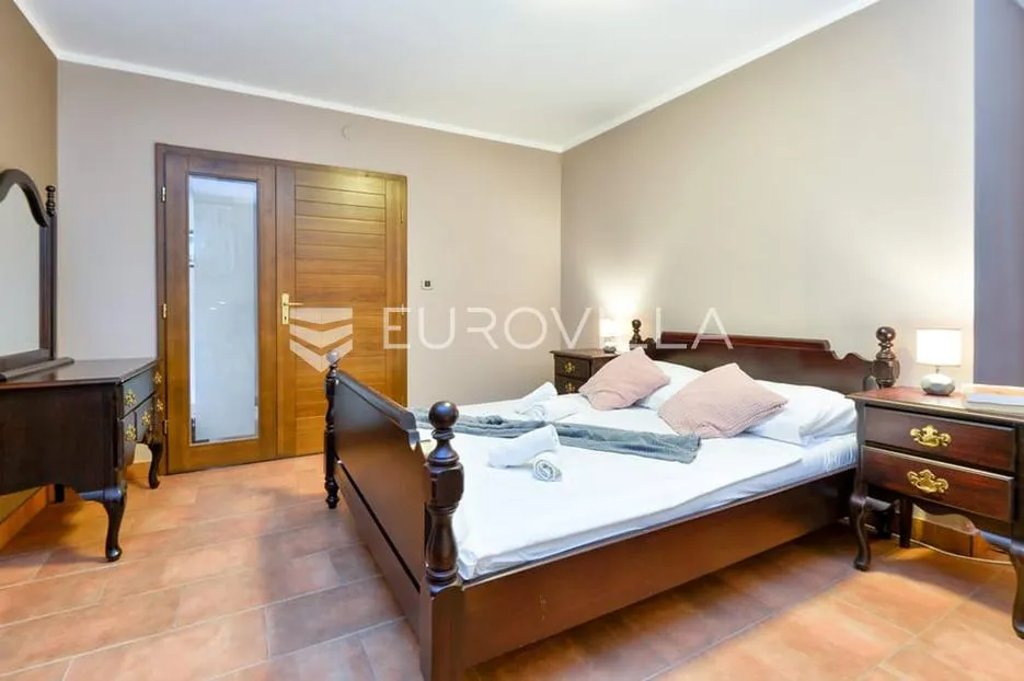 ivanić grad, caginec, kuća ukupne površine 233 m² s bazenom - slika 13