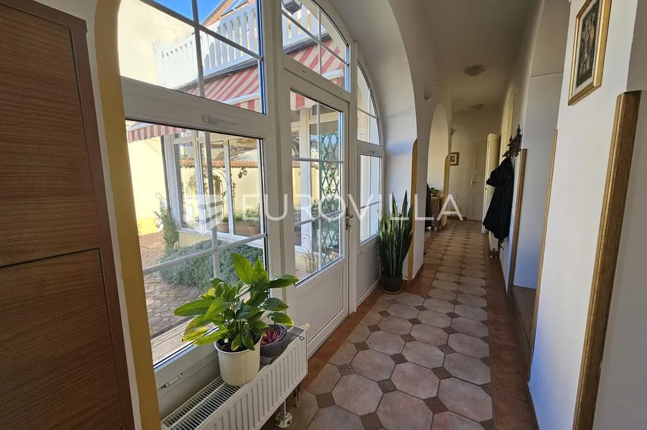 osijek, donji grad, adaptirana kuća s velikim potencijalom, 700 m², plac 947 m² - slika 23