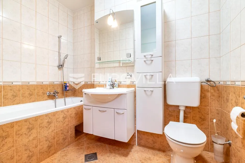 zagreb, vrbani iii, prostran i potpuno namješten trosoban stan, 83 m² - slika 7
