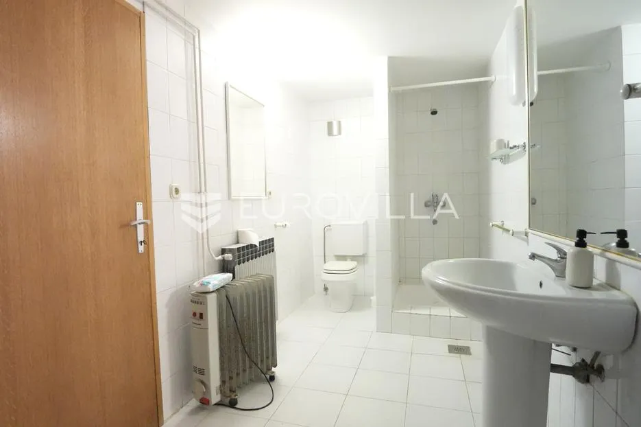 zadar, diklo vila prvi red do mora razvedena na tri etaže 377 m² - slika 25