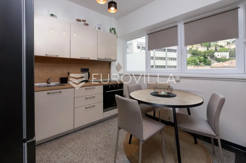 rijeka, centar, novouređen stan površine 51 m², prvi najam - slika 3