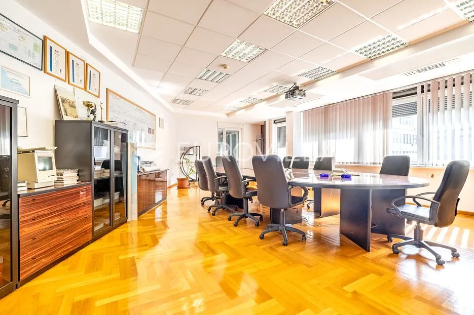 zagreb, radnička, uredski poslovni prostor 419 m² s parkirnim mjestima - slika 6