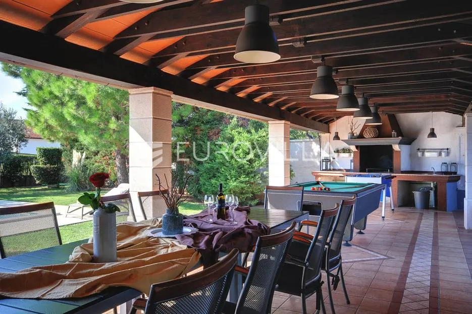 pula, veli vrh - prekrasna luksuzna i moderna kuća 347 m2 s bazenom 27 m2 - slika 7