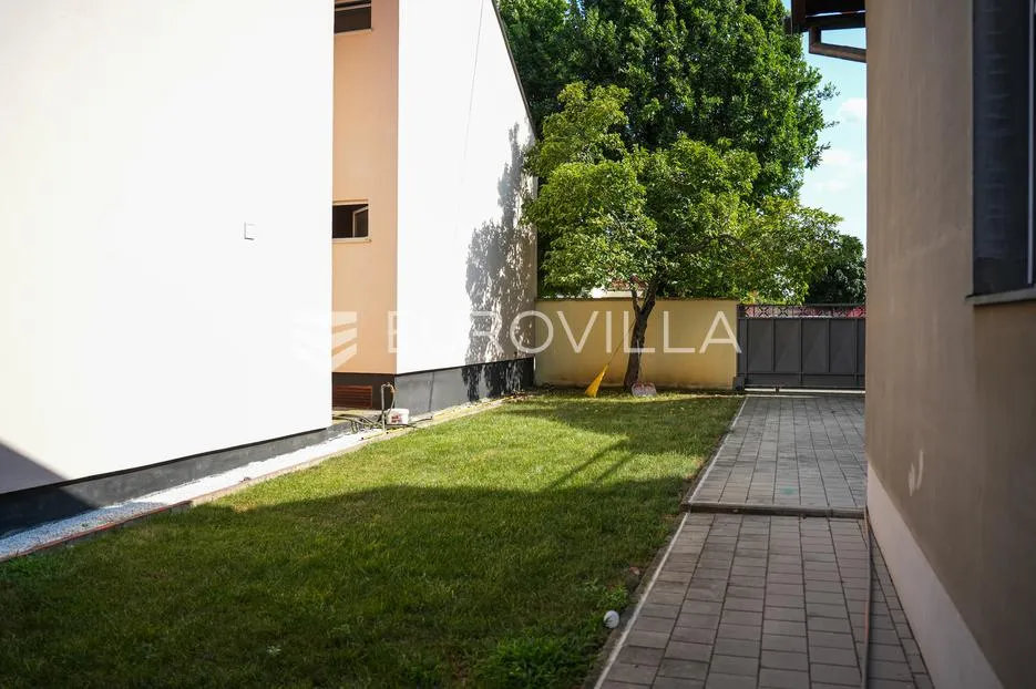 vinkovci, kuća 300 m², centar, namještena, odmah useljiva - slika 33