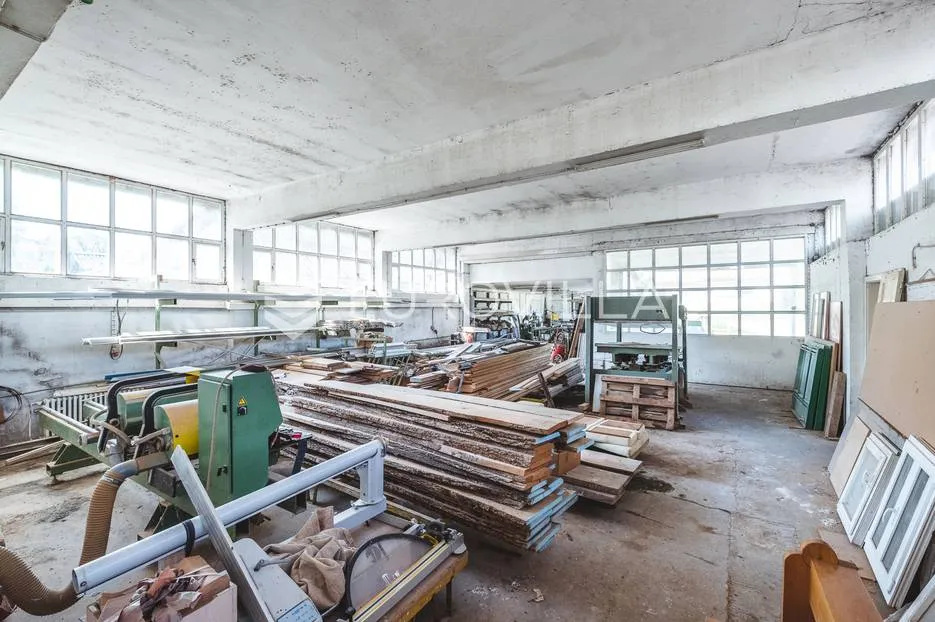 hrvatska kostajnica, industrijsko, proizvodno, uredska hala 914,29 m² na parceli 1417 m² - slika 11