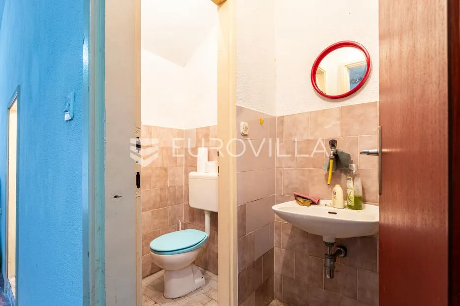 vodice, dvosoban stan na 1. katu i poslovni prostor u prizemlju, 165,52 m² - slika 16