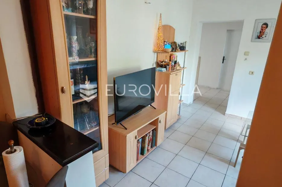 pula, kaštanjer, kuća u nizu 149.24 m², prilika za investitore, top lokacija - slika 6