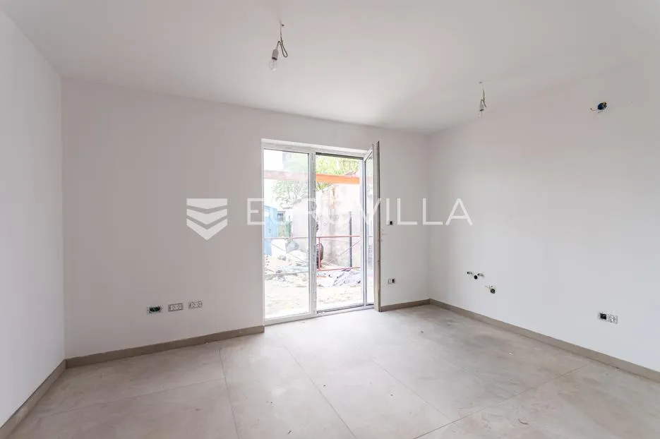 varaždin, centar, useljiv poslovi prostor 106,77 m² - slika 2
