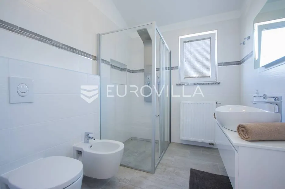 medulin, moderan dvosoban stan 95m2, 500 m od mora - slika 8