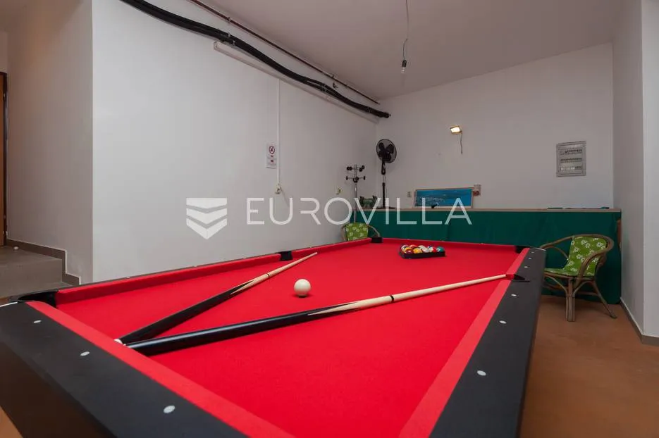 istra, banjole, prostrana stambeno poslovna kuća za odmor, 750 m², parcela 1370 m² - slika 15