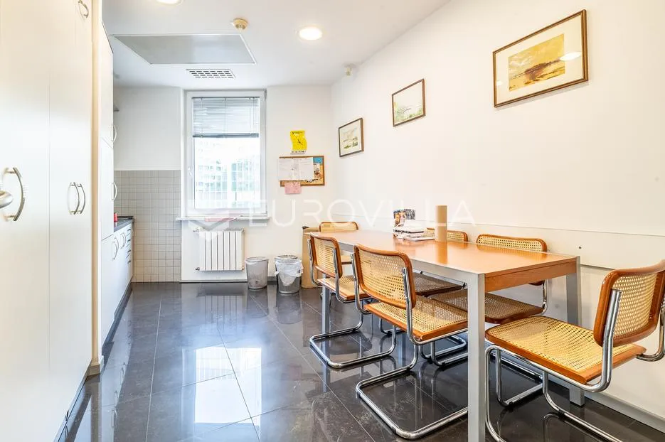 zagreb, radnička, uredski poslovni prostor 419 m² s parkirnim mjestima - slika 4