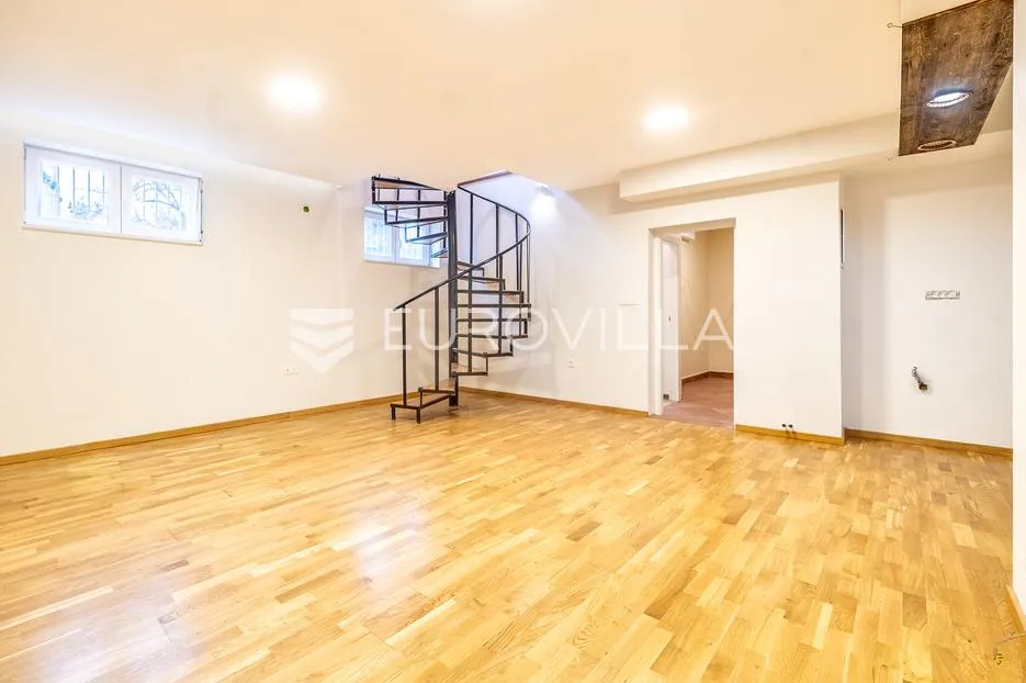 zagreb, gornji bukovac, peterosoban stan s vrtom i saunom 173 m² - slika 9