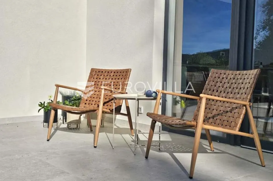 gorski kotar, kupjak, novoizgrađena kuća s grijanim bazenom, na parceli 1600 m² - slika 27