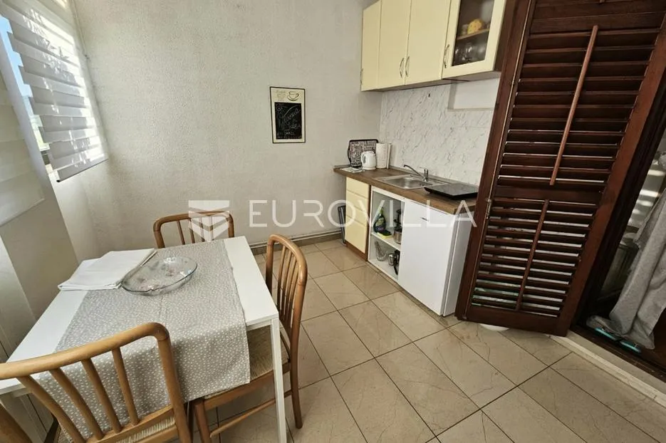 hvar, jelsa, stambeno poslovni kompleks idealan za investiciju - slika 25