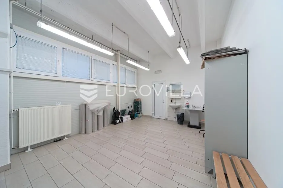 osijek, antunovac, novija poslova zgrada u industrijskoj zoni 1256 m² - slika 19