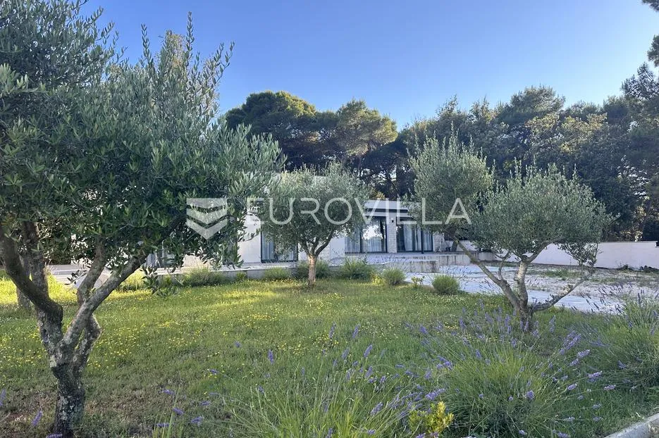 istra, rovinj, vila moderne arhitekture na 300 metara od mora - slika 20