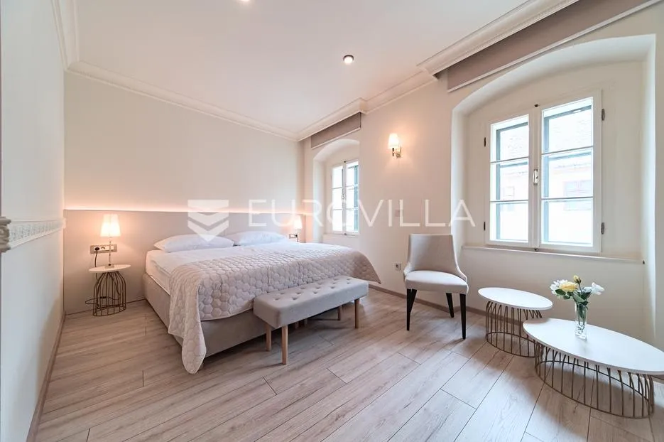 Osijek, Tvrđa, tri uhodana apartmana 68 m²