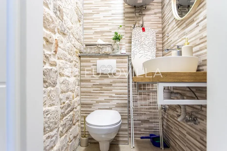trogir, tri studio apartmana u centru grada - slika 11