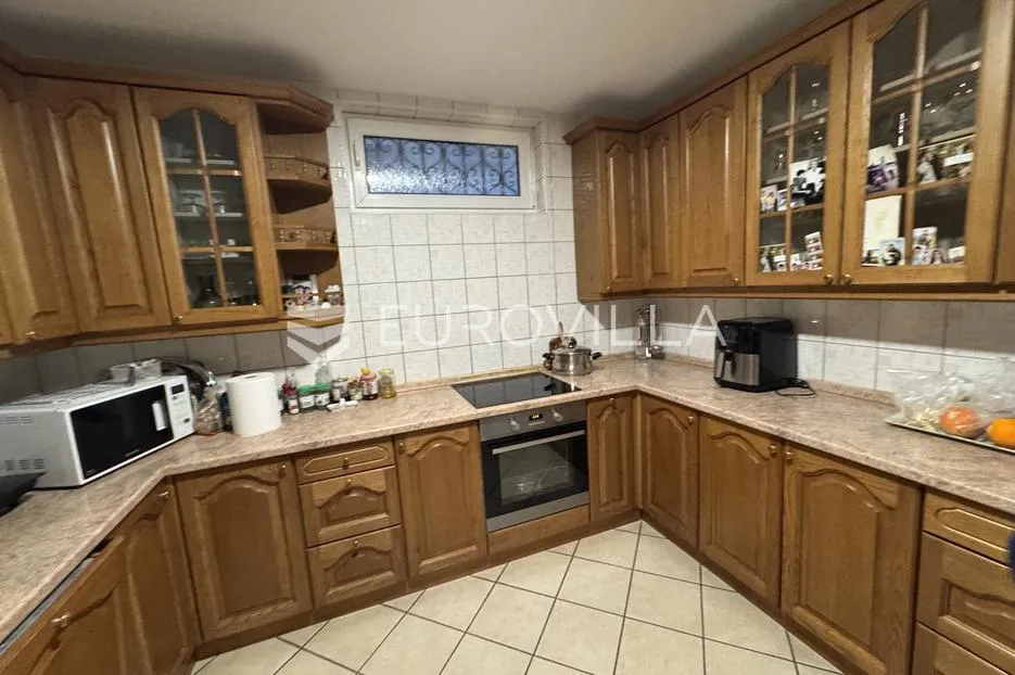 đakovo, centar, luksuzna kuća 470 m2 na izuzetnoj lokaciji - slika 37