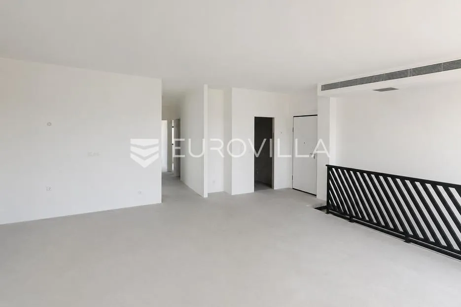 remete, luksuzan dvoetažni četverosoban stan 160,30 m² s vrtom, 2 garaže, 2 parkirna - slika 2