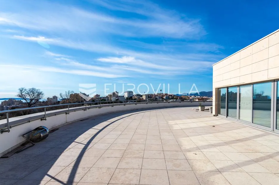 split, prostran poslovni prostor površine 363,53 m² - slika 16