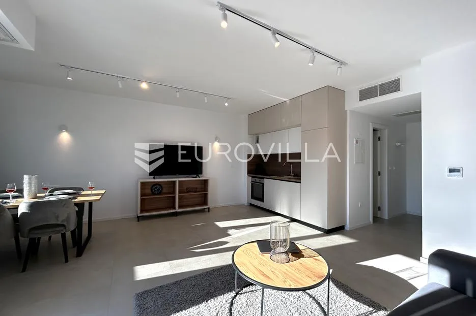 hvar, apartmanska vila sa pet uređenih apartmana - slika 67