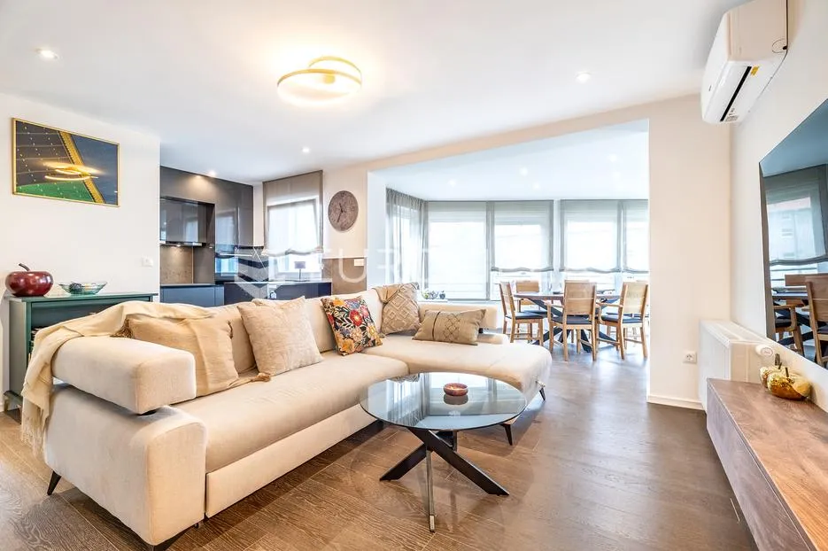 Zagreb, Kvatrić, Domjanićeva, novouređeni trosoban stan sa balkonom, 75 m²