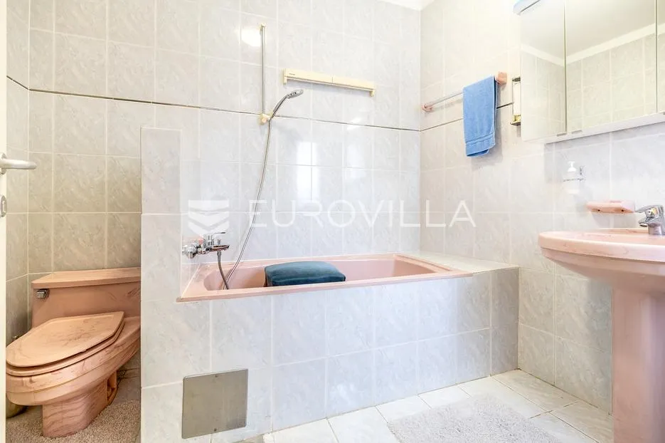 zagreb, medveščak, podgaj, izvrstan četevrosoban stan 128 m² - slika 13