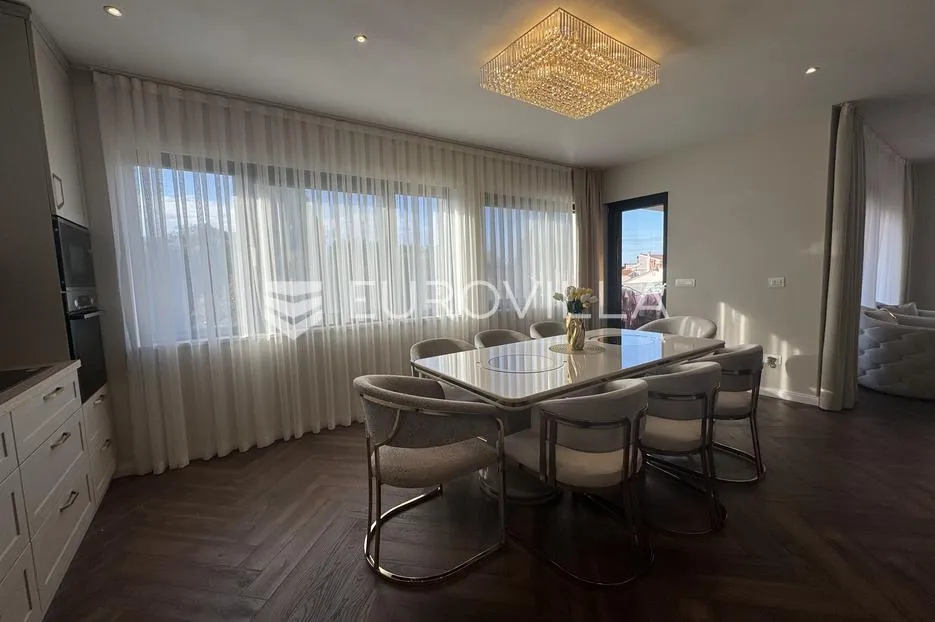 istra, rovinj, luksuzni stan 130m2 s 4 spavaće sobe na 2. katu novogradnje - najam do 1.6. - slika 6