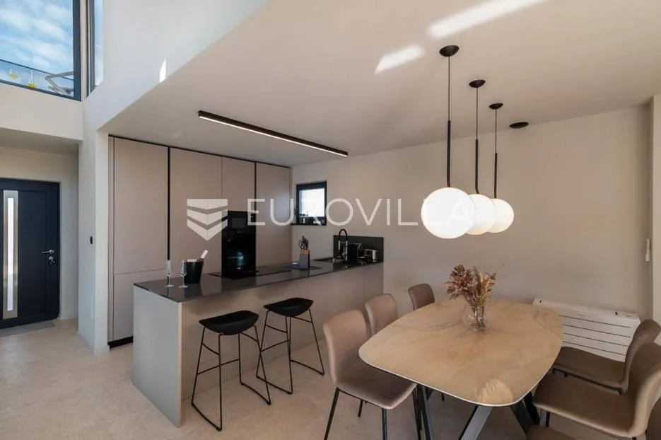 trogir okolica, moderna vila s bazenom blizu mora - slika 14