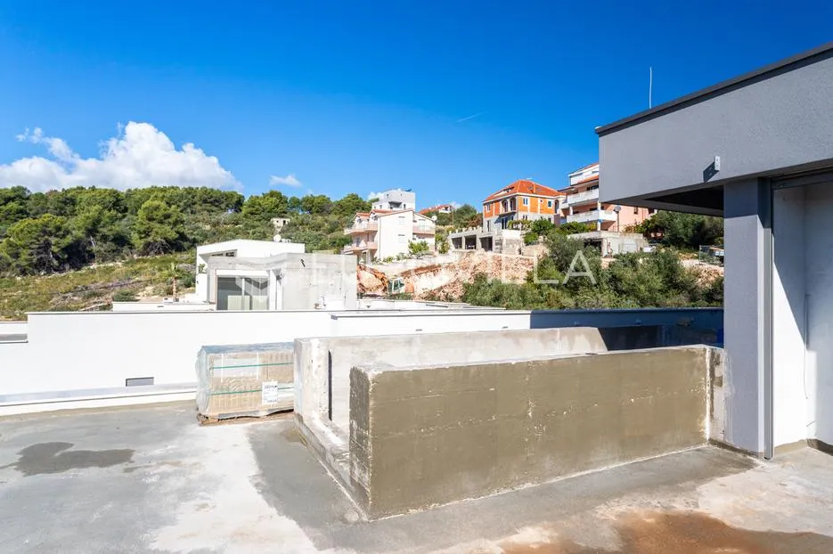 trogir, čiovo, ekskluzivan penthouse s privatnim bazenom - slika 17