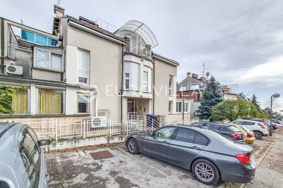 zagreb, pantovčak, dvosoban stan nkp 48 m2 + vpm - slika 17