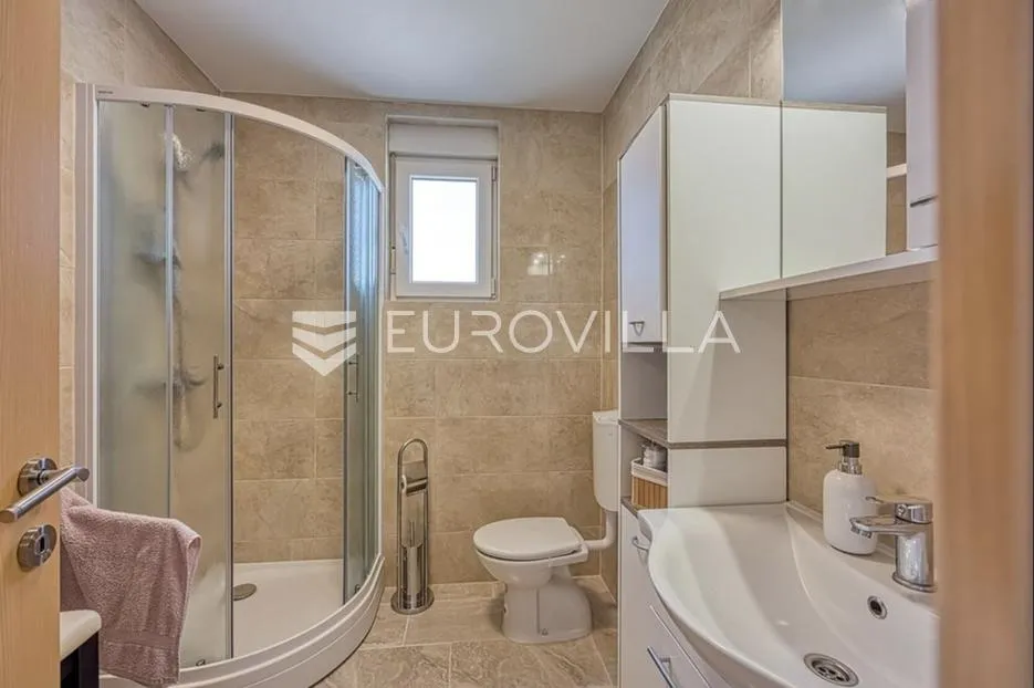 istra, murine, novo adaptiran stan s dvije spavaće sobe te neto korisnom površinom od 61,2 m² - slika 11
