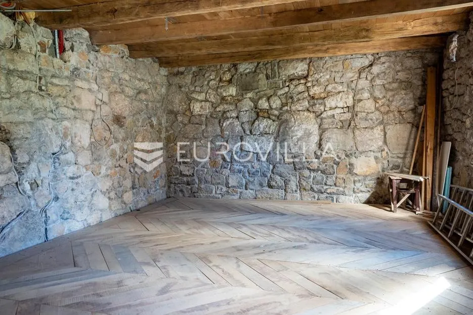 lika, plitvička jezera, ograđeno imanje 40.000 m² s 11 kuća, izuzetna rijetka investicija - slika 70